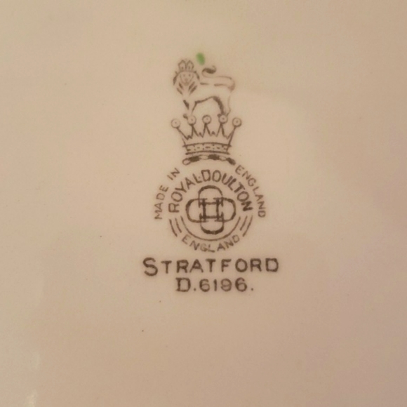 Royal Doulton Bone China Stratford oval Platter EUC - Picture 6 of 7